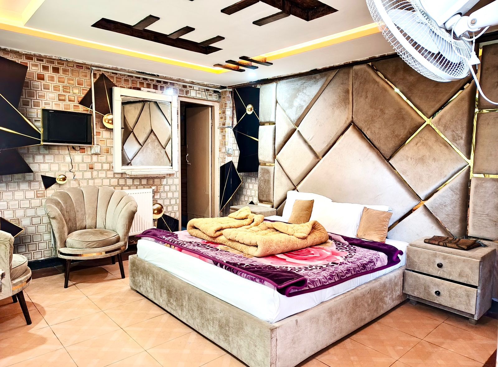 Hotel in Murree GPO for sale