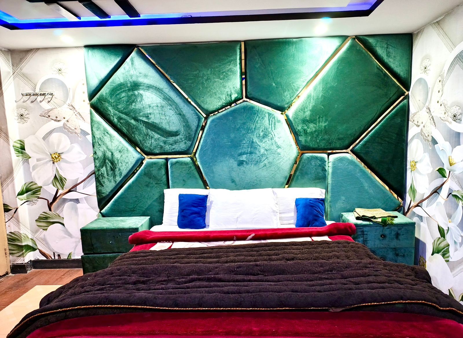 Hotel in Murree GPO for sale