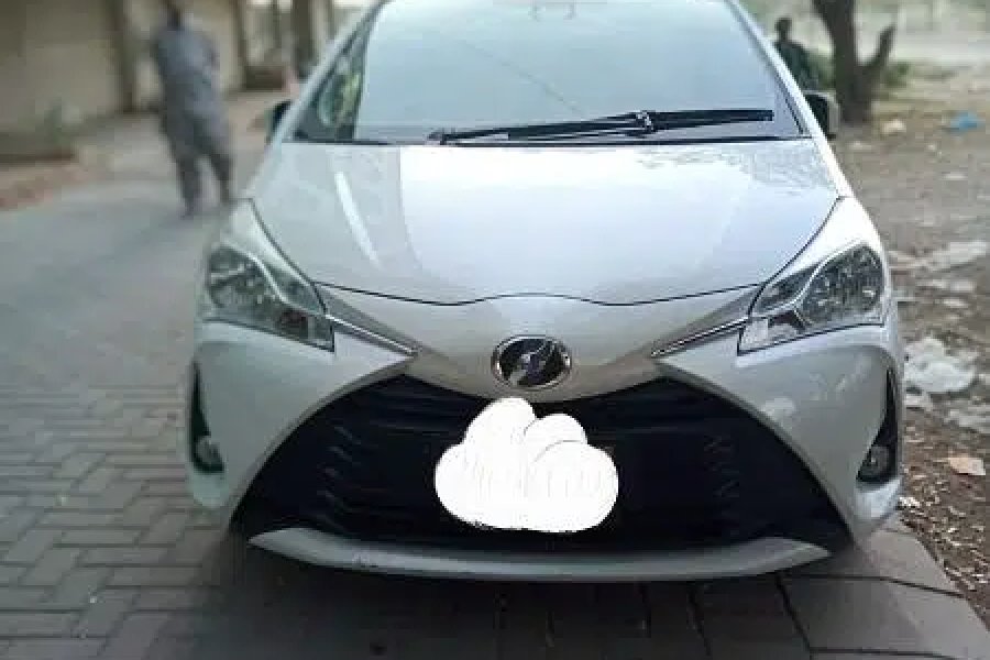 Toyota vitz 2017 reg 2021