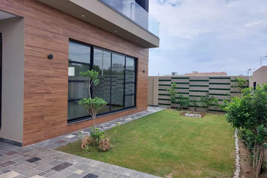 1 kinal brand modern most modern beautiful bungalow for sale near DHA phase 1