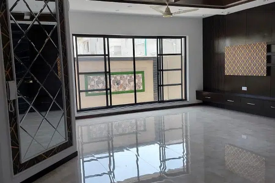 1 kinal brand modern most modern beautiful bungalow for sale near DHA phase 1