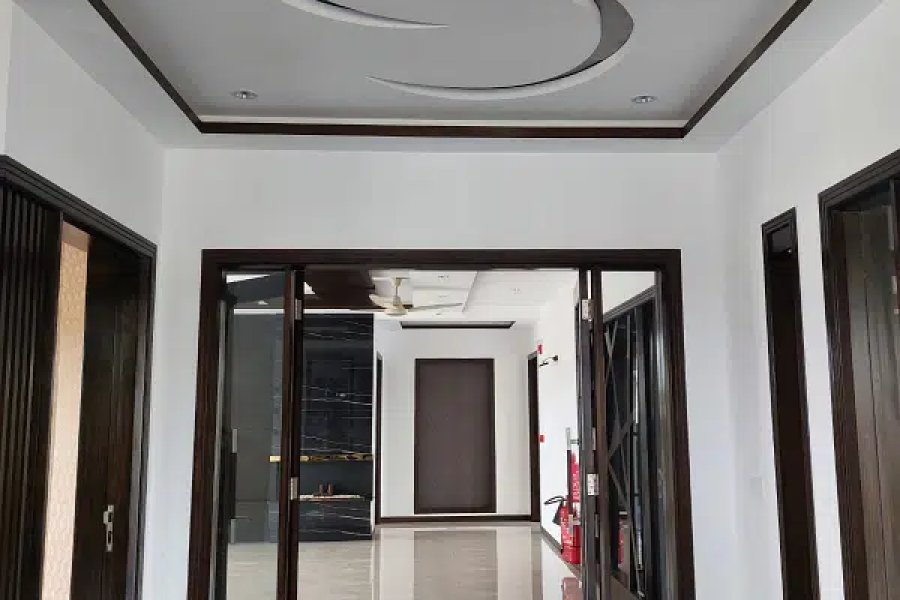 1 kinal brand modern most modern beautiful bungalow for sale near DHA phase 1