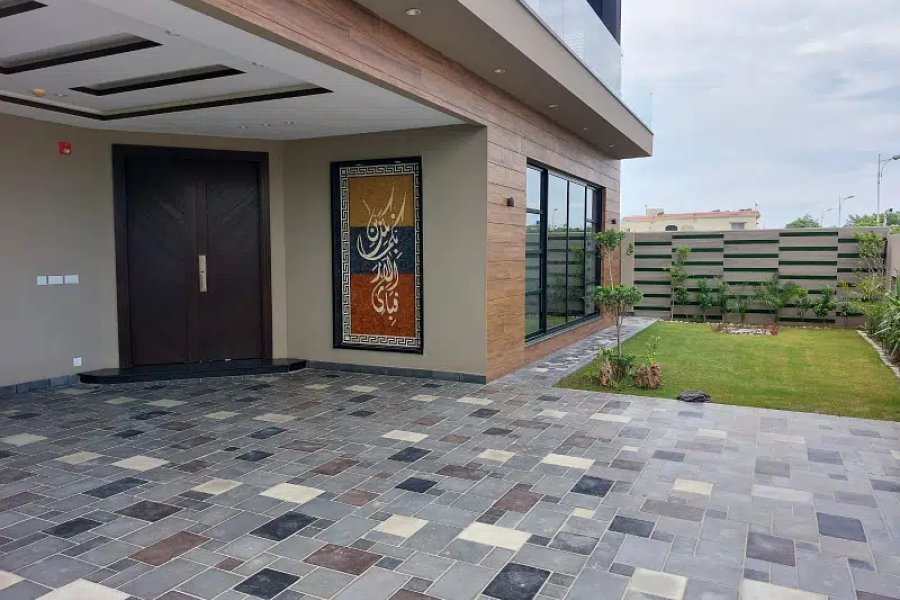 1 kinal brand modern most modern beautiful bungalow for sale near DHA phase 1