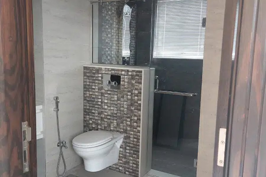 1 kinal brand modern most modern beautiful bungalow for sale near DHA phase 1