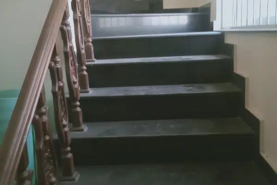 1 KANAL USED MODERN HOUSE FOR SALE IN DHA PHASE 1