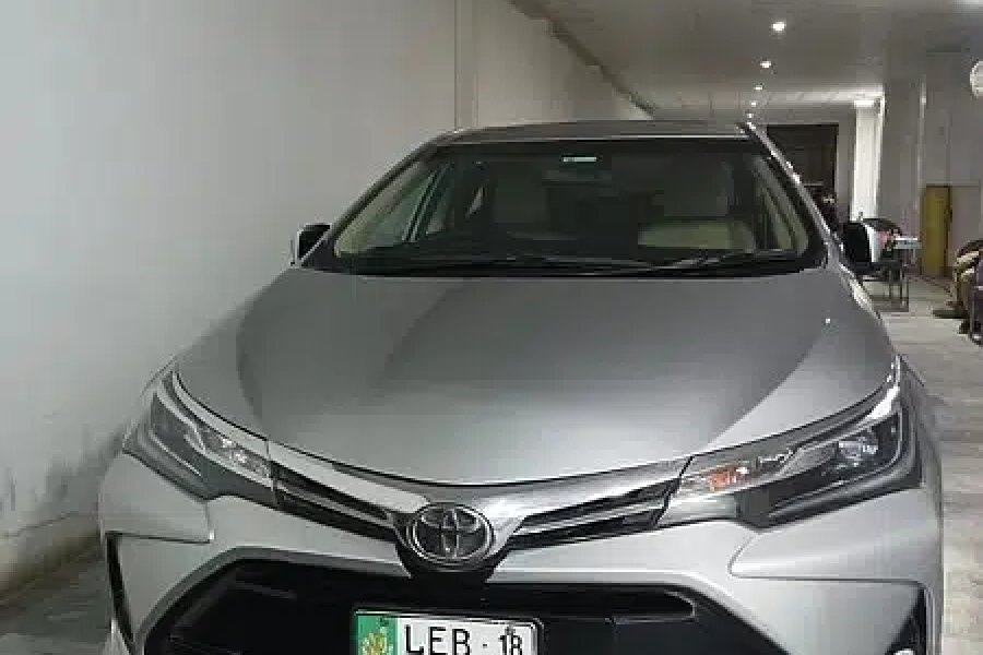 Toyota Corolla Altis Grande CVT-i 1.8 2018