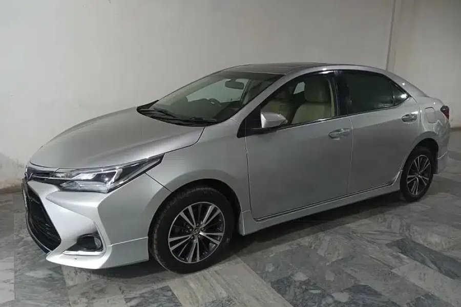 Toyota Corolla Altis Grande CVT-i 1.8 2018