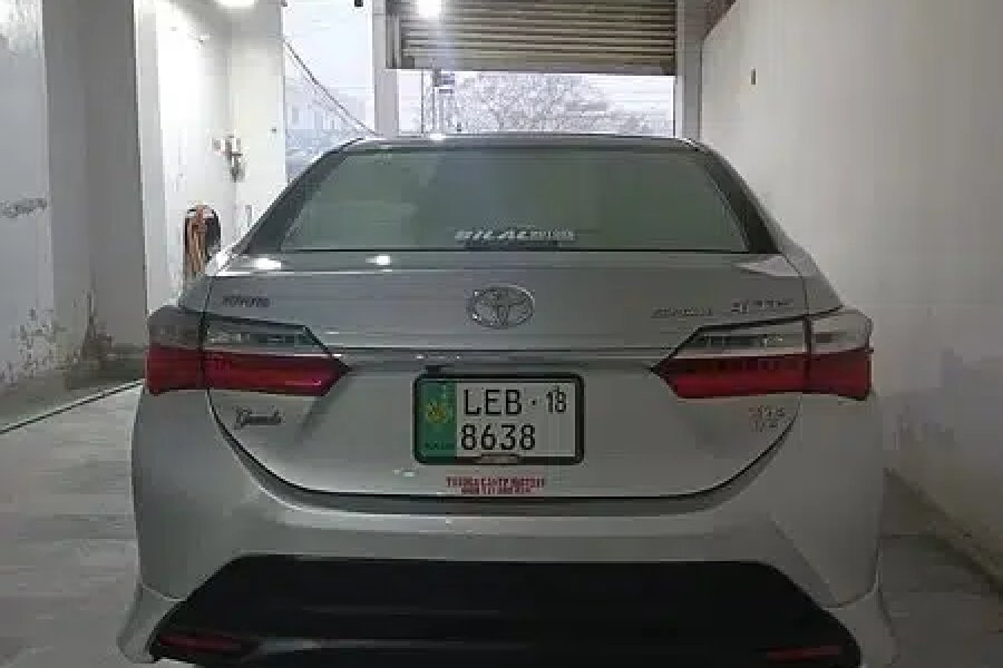 Toyota Corolla Altis Grande CVT-i 1.8 2018