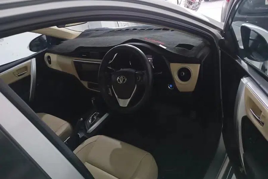Toyota Corolla Altis Grande CVT-i 1.8 2018