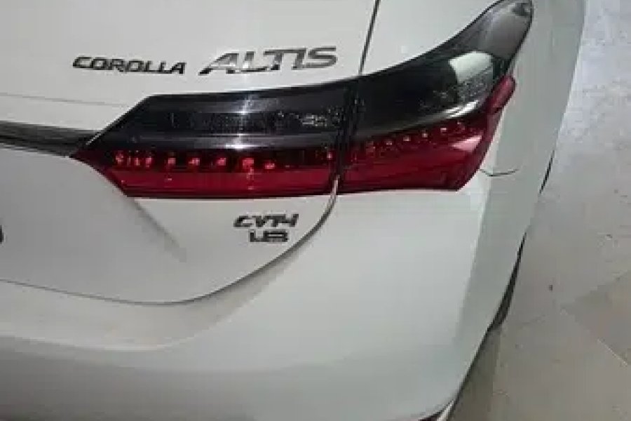 Toyota Corolla Altis Grande Nishat Park, Sialkot