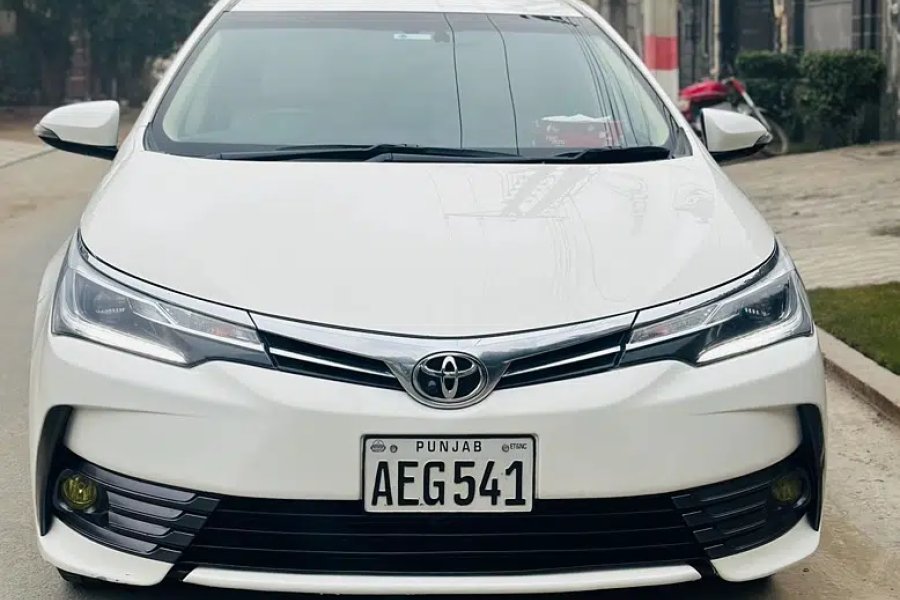 Toyota Corolla Altis Grande 1.8 Total Genuine Model Town, Lahore