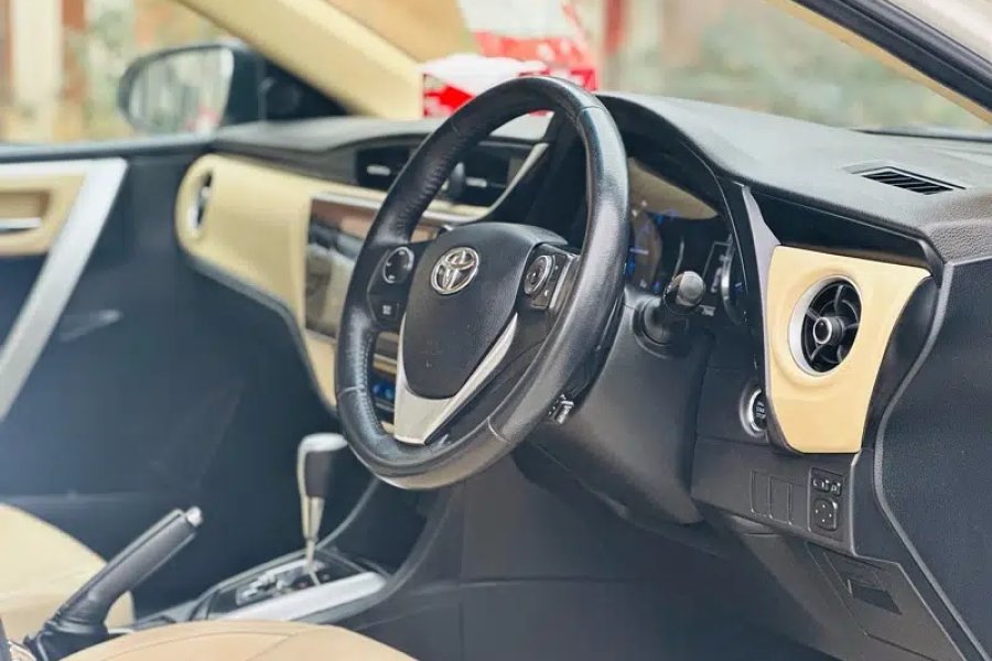 Toyota Corolla Altis Grande 1.8 Total Genuine Model Town, Lahore