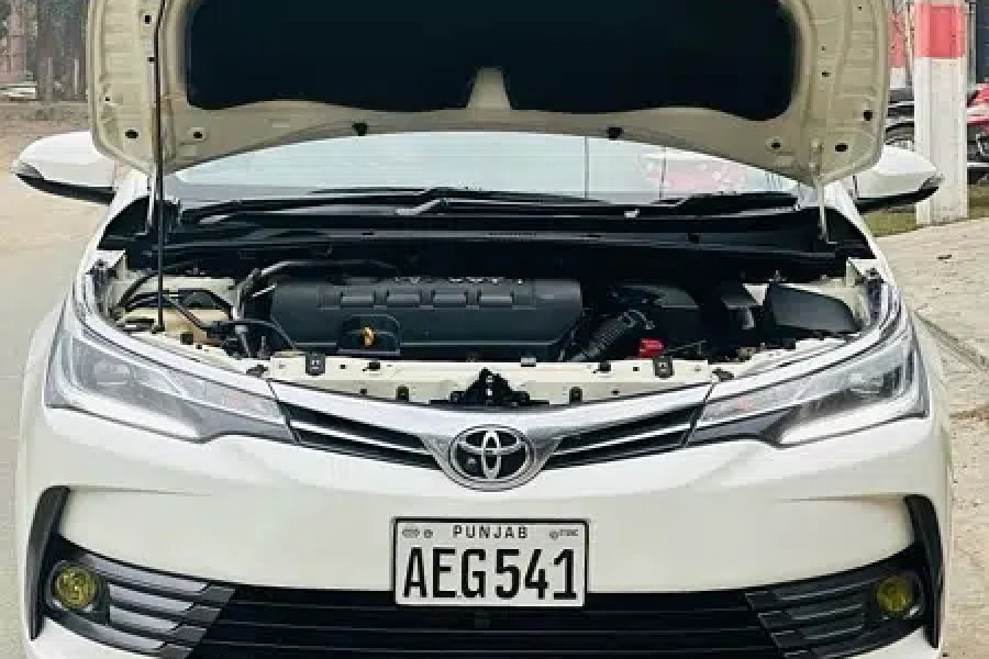 Toyota Corolla Altis Grande 1.8 Total Genuine Model Town, Lahore