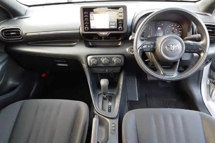 Toyota Yaris 2020 Model 4 Grade Import Dec 2023 vitz 2020 Johar Town Phase 1, Lahore