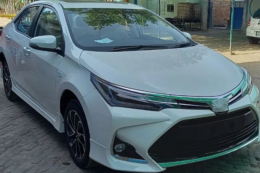 TOYOTA COROLLA GRANDE 1.8 CVT X (SUPER WHITE WITH BEIGE) (2023) (ZERO) Khanewal Road, Multan