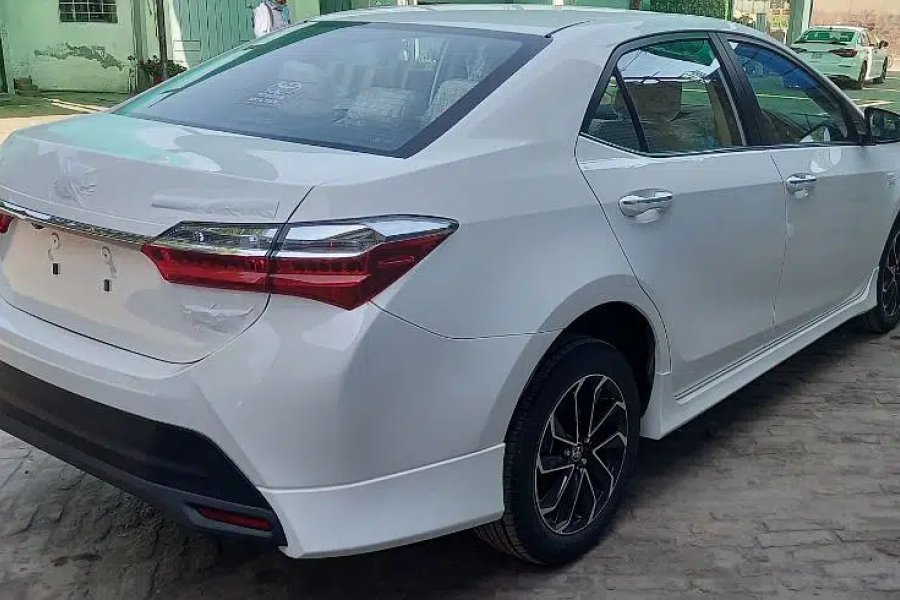 TOYOTA COROLLA GRANDE 1.8 CVT X (SUPER WHITE WITH BEIGE) (2023) (ZERO) Khanewal Road, Multan