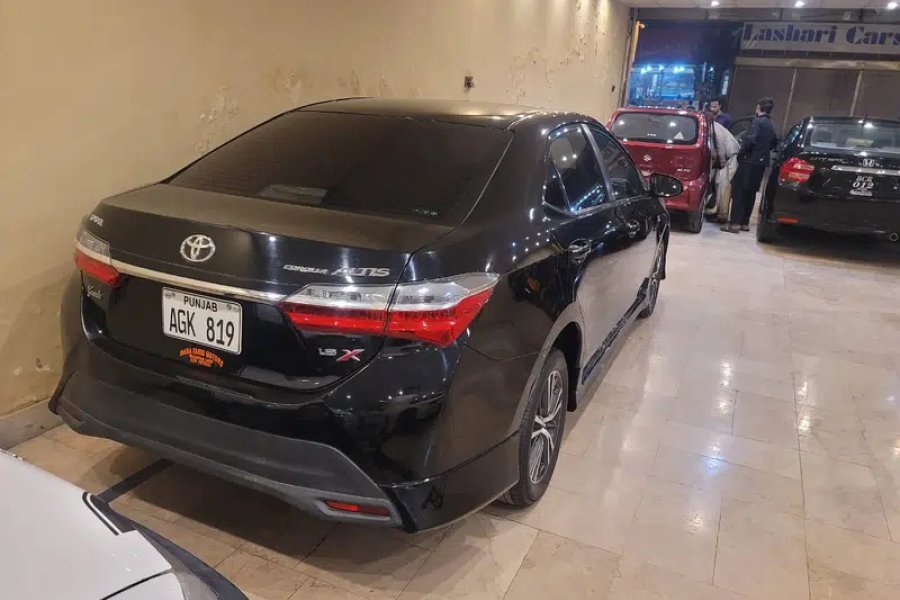 Corolla Grande X black Model 2021 Chungi No 9, Multan