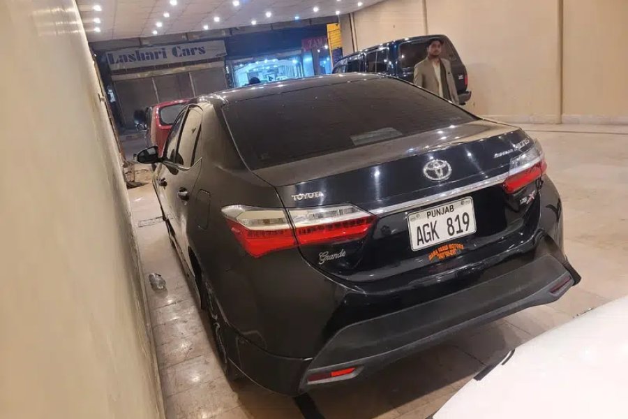 Corolla Grande X black Model 2021 Chungi No 9, Multan