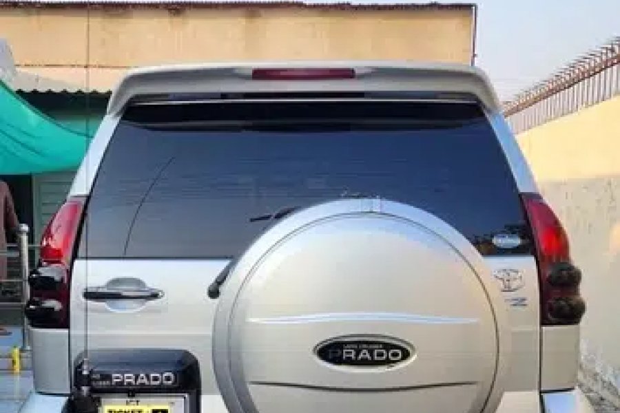 TOYOTA LAND CRUISER PRADO TZ College Road, Lahore