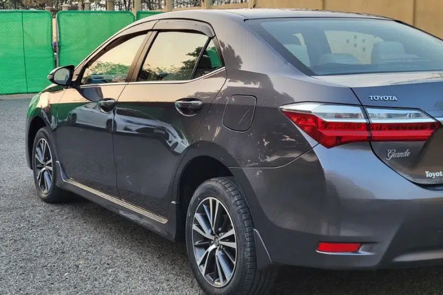 Toyota Corolla Altis Grande 2019 Askari 10, Lahore