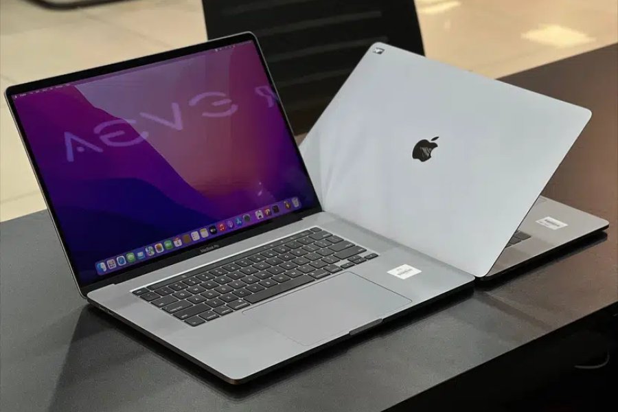 MacBook Pro 2018 15 Inch 4GB GPU Intel i7 16/512GB TouchBar Best Price Model Town, Lahore