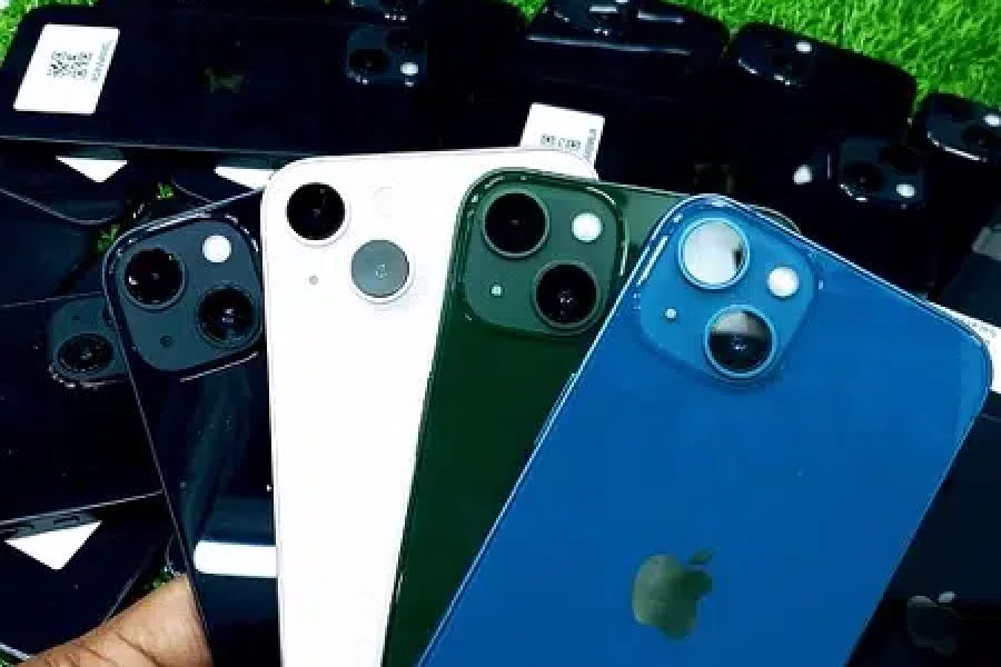 Iphone 13 128gb under Under Apple warranty JV locked Non Pta Waterpack DHA Defence, Karachi-0