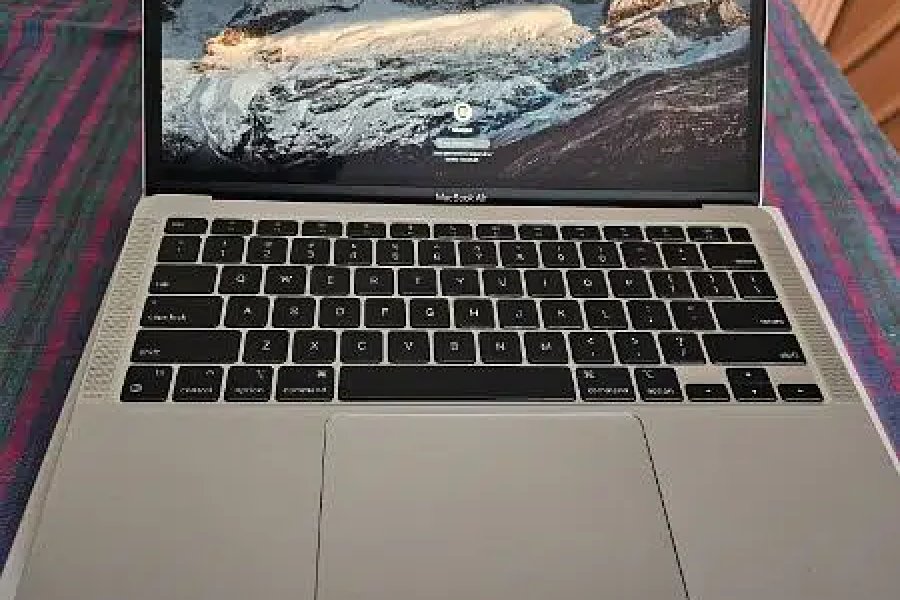 Apple Macbook Air M1 Bahria Town, Lahore