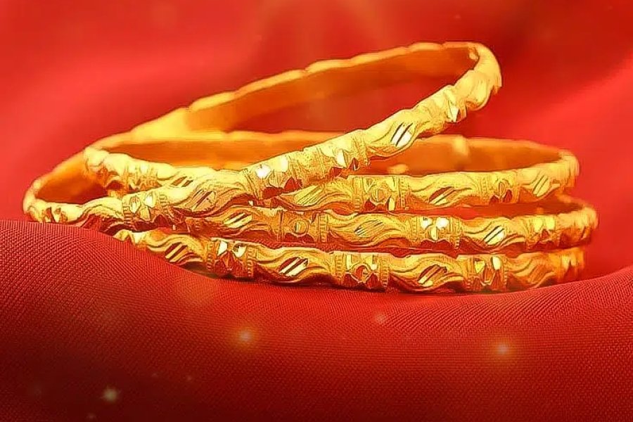 YAQOOB & SON JEWELLERS DIAMOND , GOLD , PLATINUM , PLADIUM and SILVER Bahadurabad, Karachi