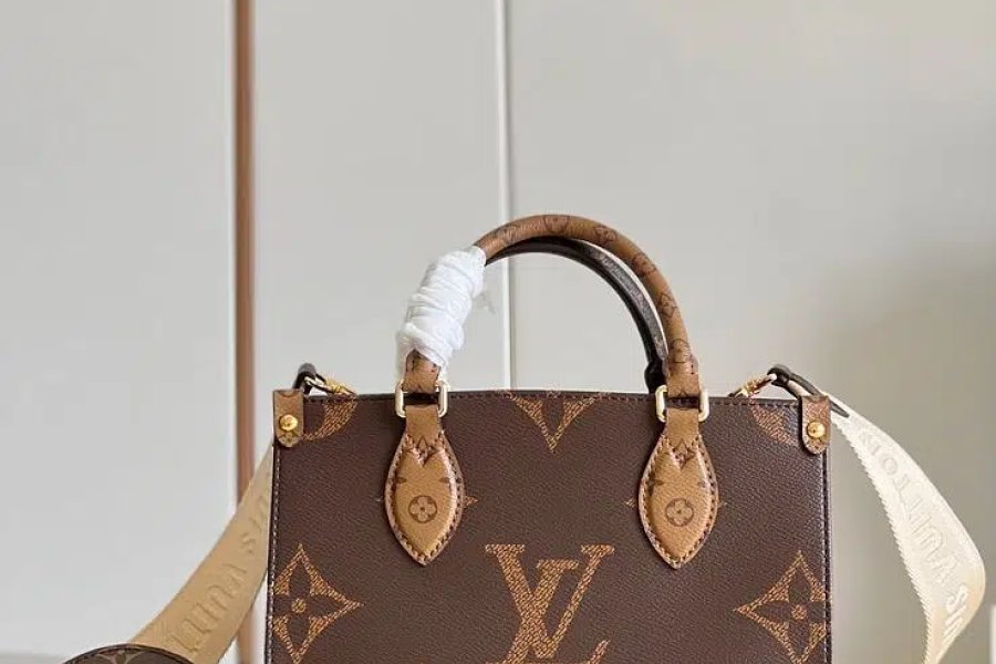 Branded Women Imported Handbags Gulberg, Faisalabad