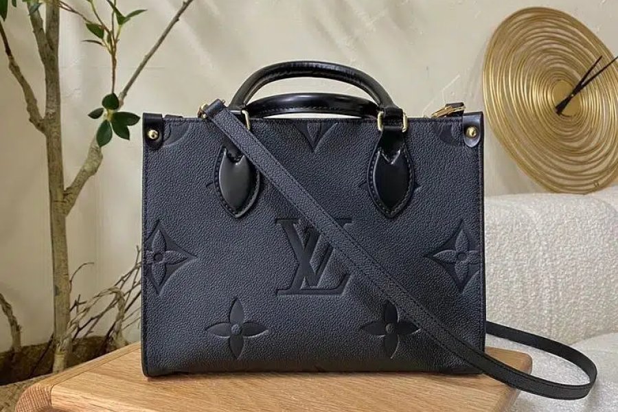 Branded Women Imported Handbags Gulberg, Faisalabad