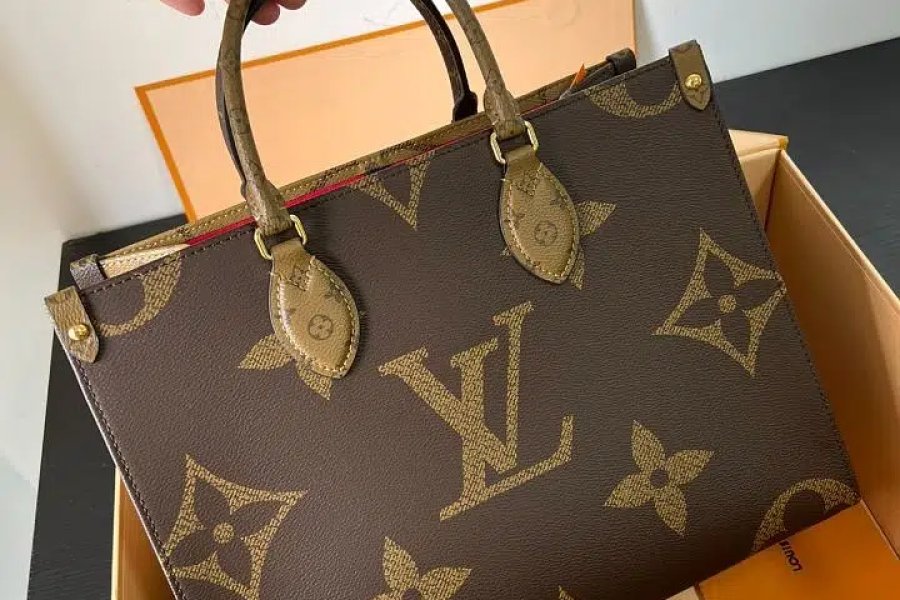 Branded Women Imported Handbags Gulberg, Faisalabad