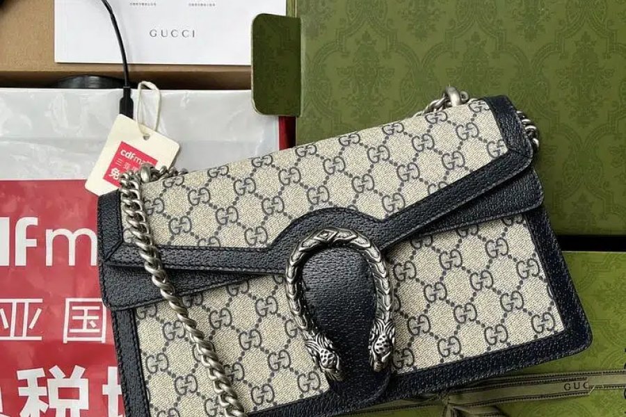 Branded Women Imported Handbags Gulberg, Faisalabad