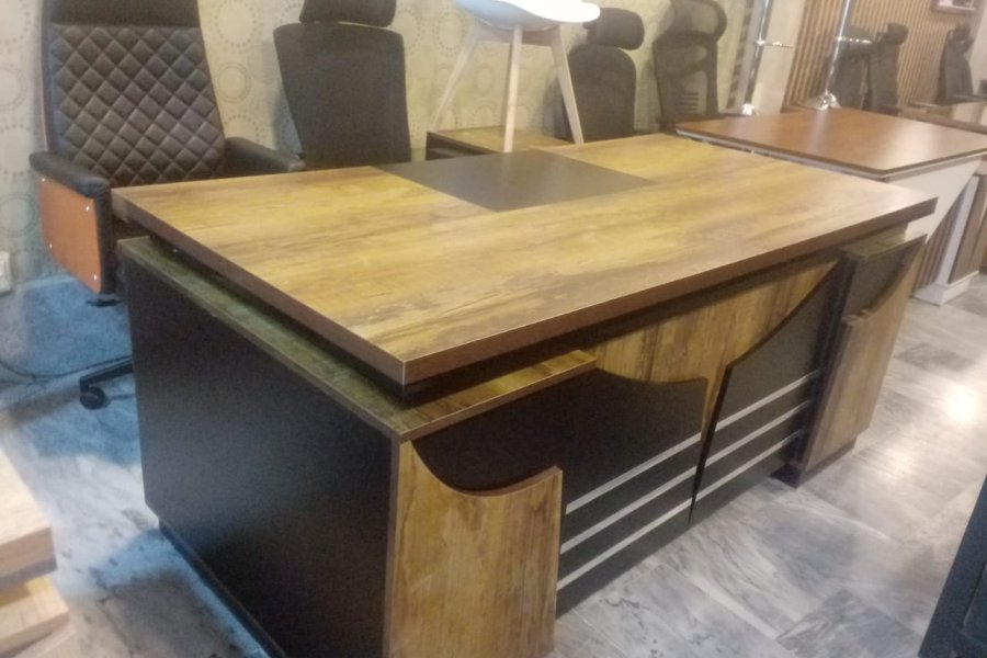 Executive Style Wooden Table