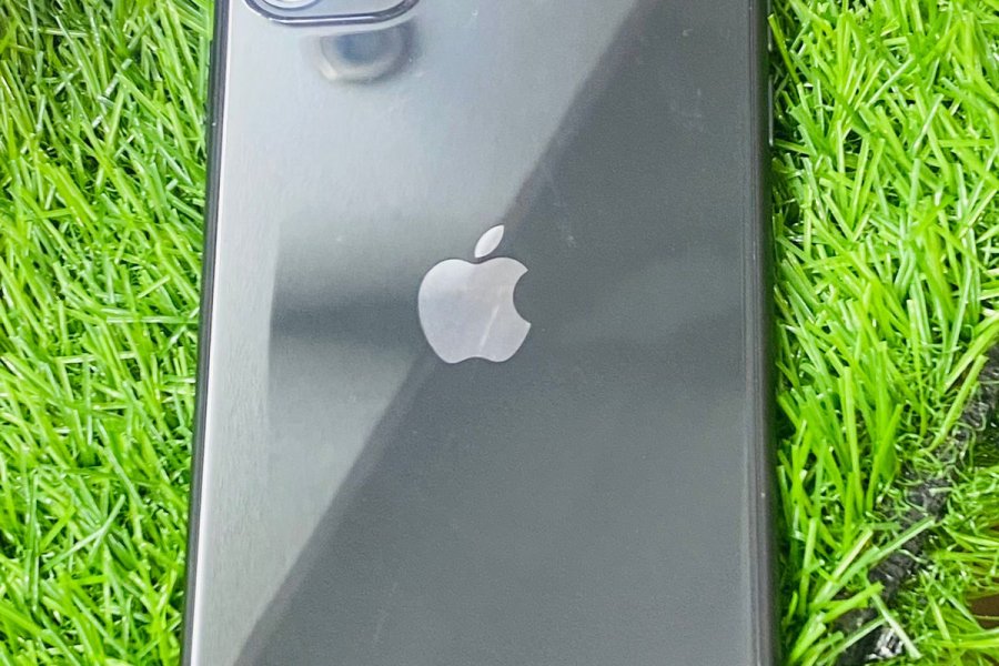 I Phone 11 ( used) 93% Battery health