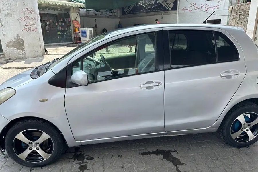 Toyota Vitz 2005