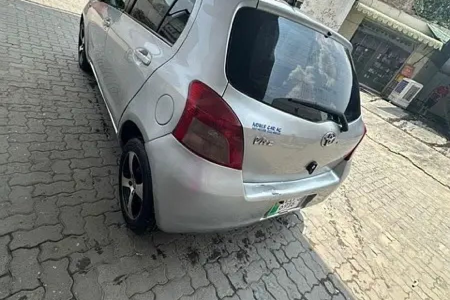 Toyota Vitz 2005