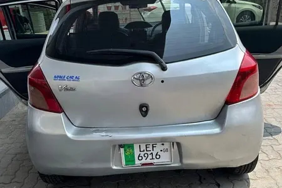Toyota Vitz 2005