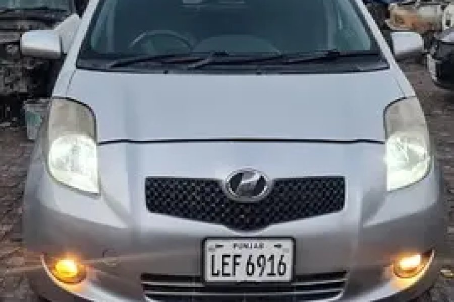 Toyota Vitz 2005