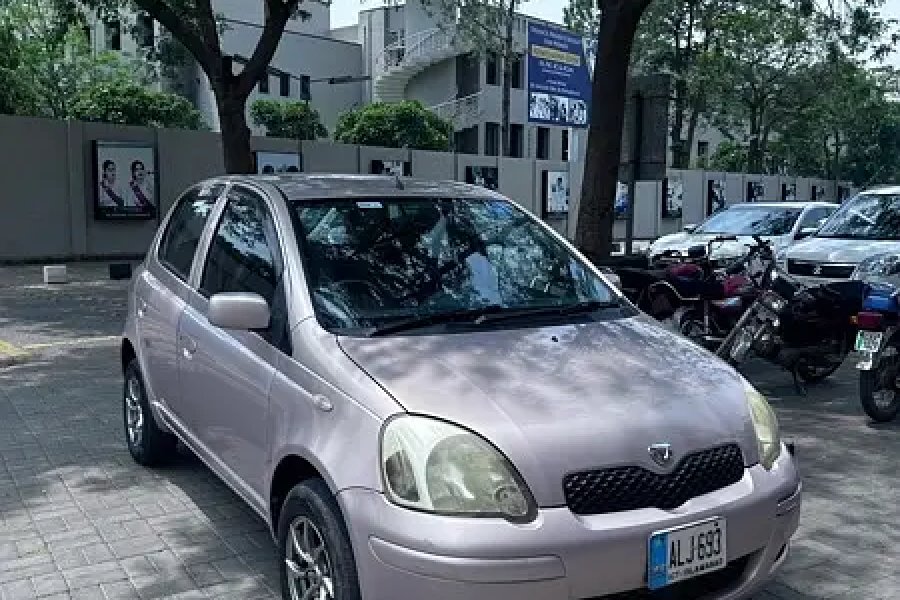 Toyata Vitz 2002-0