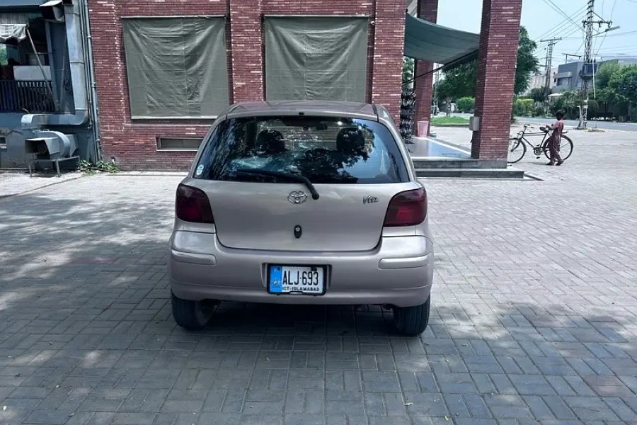 Toyata Vitz 2002