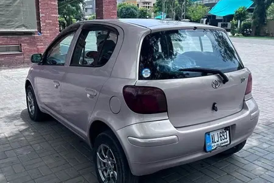 Toyata Vitz 2002