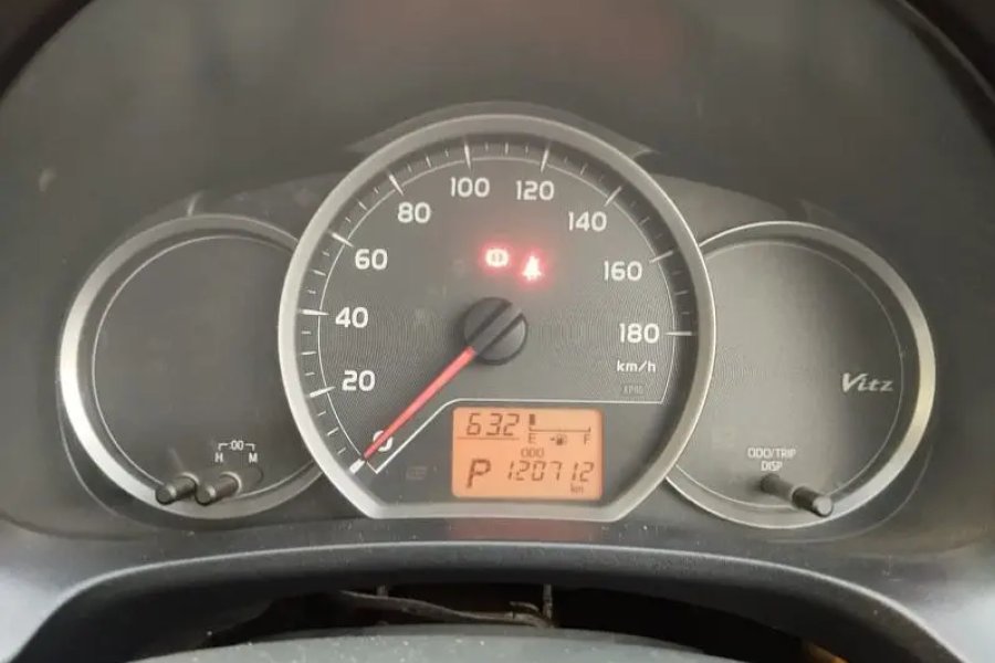 Toyota Vitz F 2013
