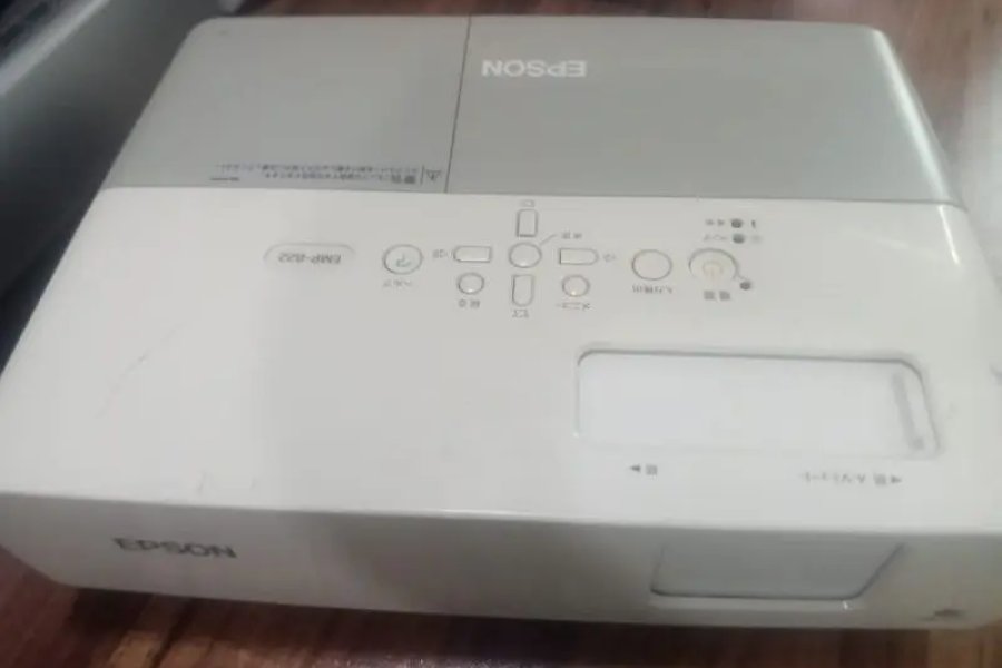 HDMI and VGA Multimedia projectors available for sale