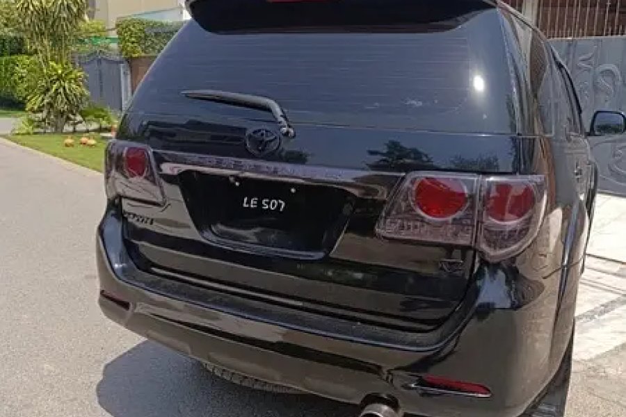 Toyota Fortuner G 2015 full optional in lush condition