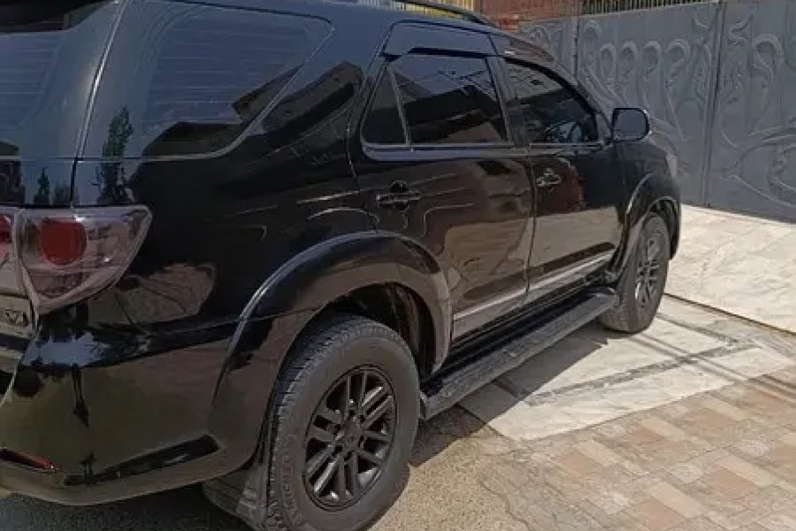 Toyota Fortuner G 2015 full optional in lush condition