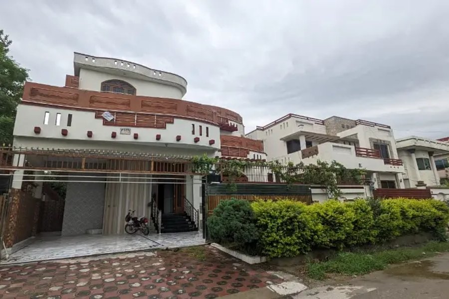 Triple Storey Old House Corner House Lucky Chance Five Options Available But Different