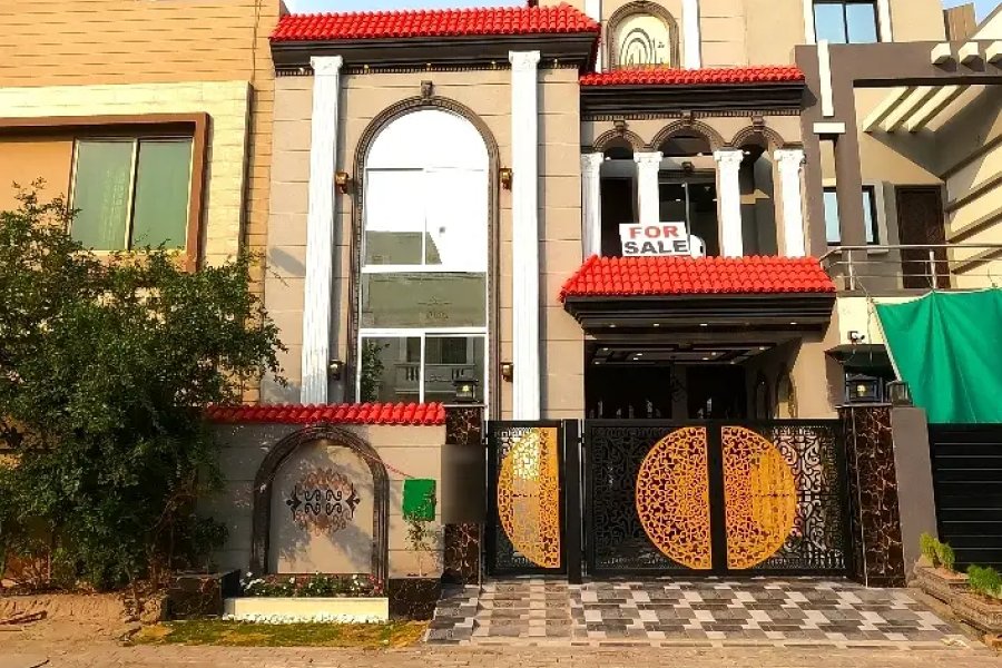 In Bahria Town Jinnah Block House For Sale Sized 5 Marla