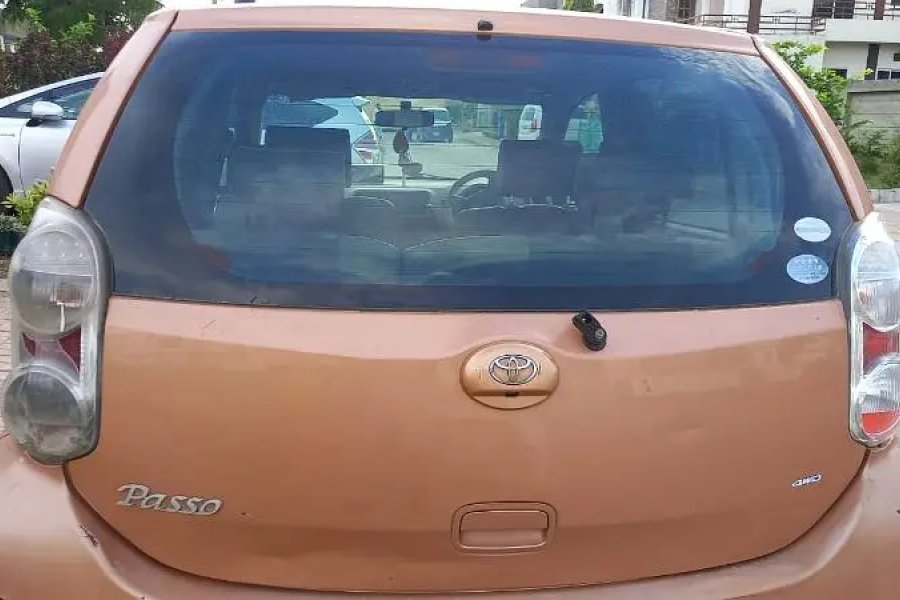 Toyota Passo 2011