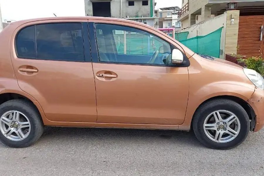 Toyota Passo 2011