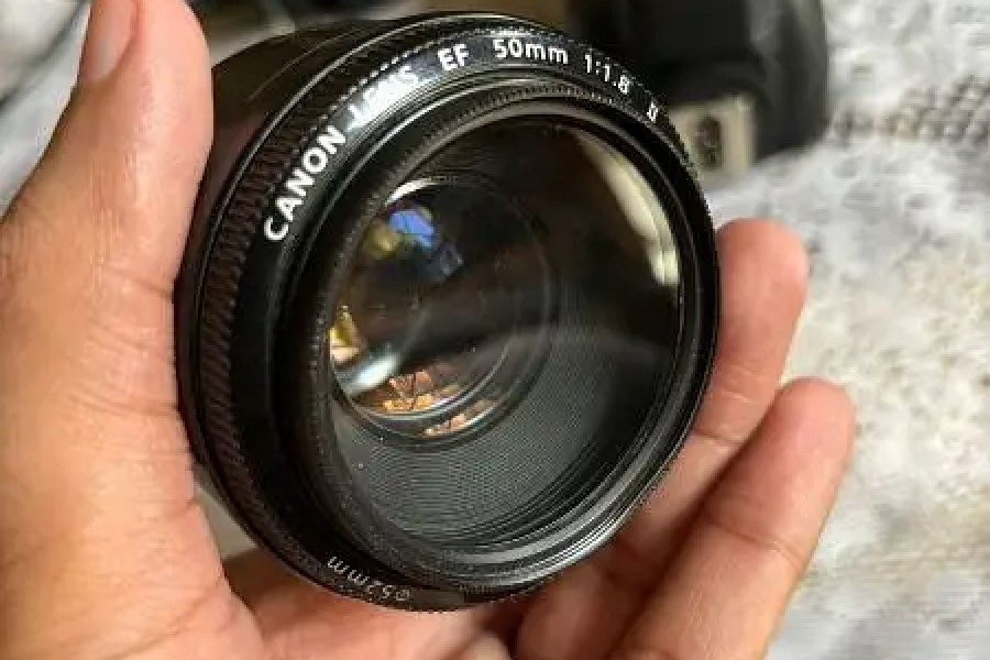 Canon 200d like new with box